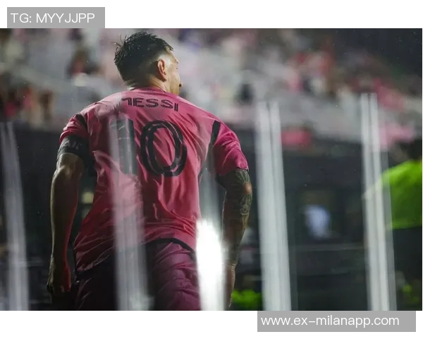 梅西缺席训练一天后今日回归训练中心恢复合练状态良好